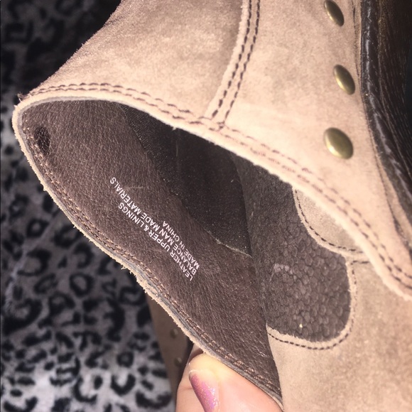 Born tan leather slip ins. Sz. 10/42. Exc. condt - Picture 7 of 8